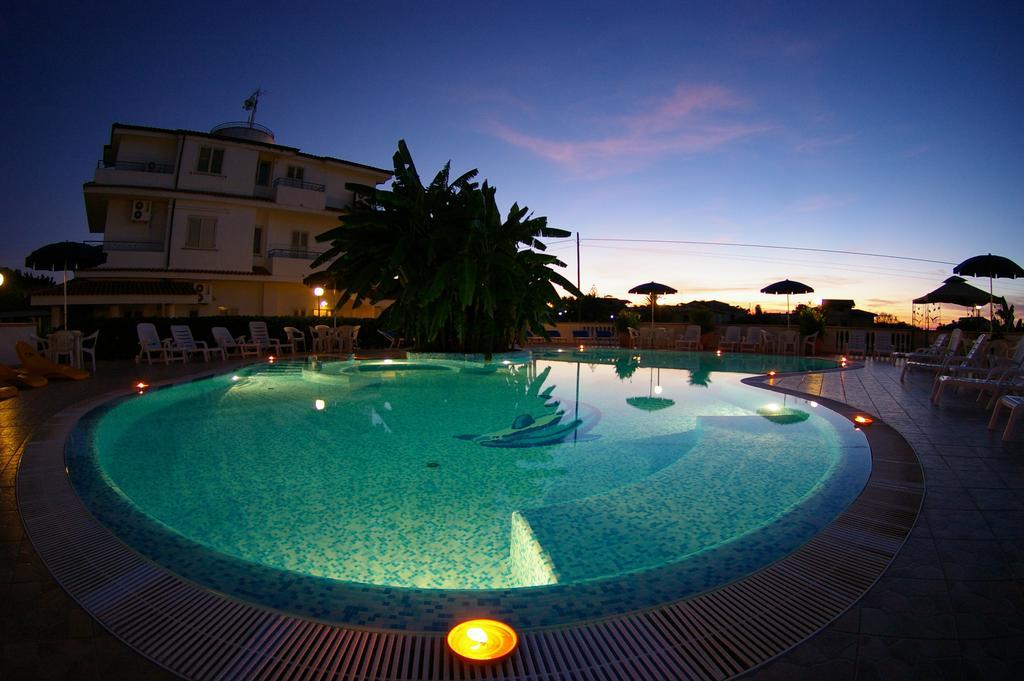 Hotel Eolo Capo Vaticano Exterior photo